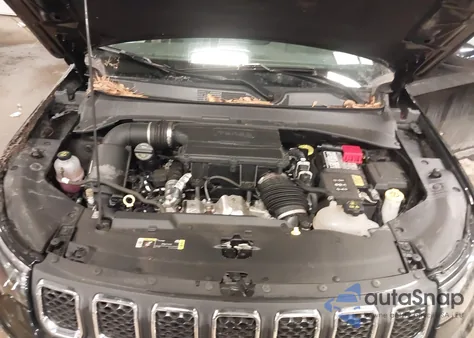 2024 Jeep Compass Latitude 4X4 from USA, damaged, VIN 3C4NJDBN3RT582615